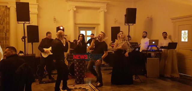 Festë e madhe me këngëtarë në ditëlindjen e Saimir Tahirit, ‘tërbohet’ ish-ministri (FOTO)