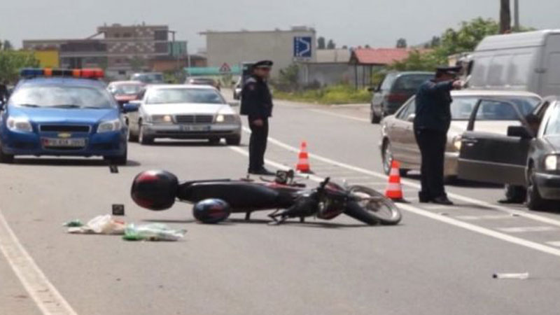 Përplasi për vdekje 45-vjeçarin, arrestohet drejtuesi i makinës