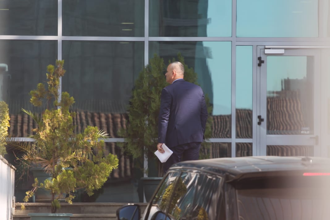 ‘Më çoi me makinë në prokurori’, çfarë tha Ardi Veliu te Krimet e Rënda