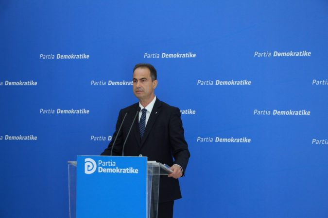 PD pyet Ballën: 25 herë jashtë vendit me trafikantin Bego, kush e pagoi charter-in?