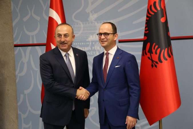 Ministri turk në Tiranë: FETO në çdo institucion shqiptar, largojini!