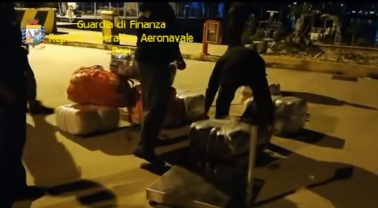 Droga e bllokuar në Itali, Policia jep detaje për 2 shqiptarët: Janë nga Vlora (VIDEO)