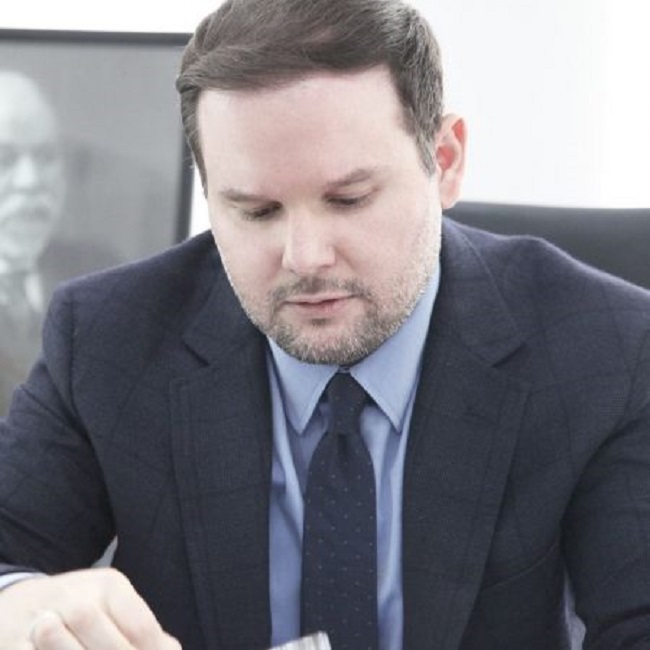 Akuzat për plagjiaturë, jep dorëheqjen zv/ministri i Arsimit