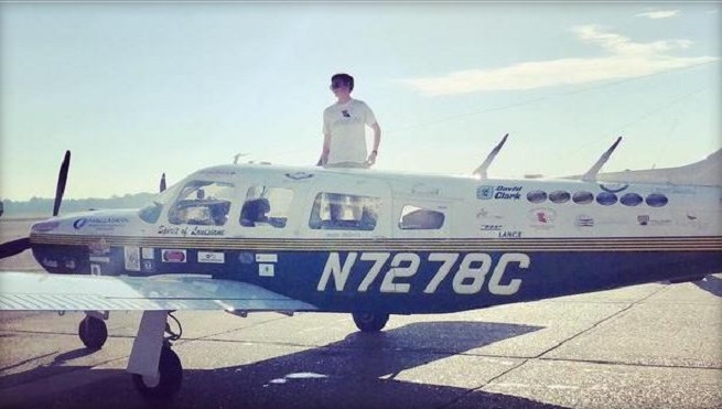 18-vjeçari vendos rekord në fluturim, për 76 ditë rreth botës