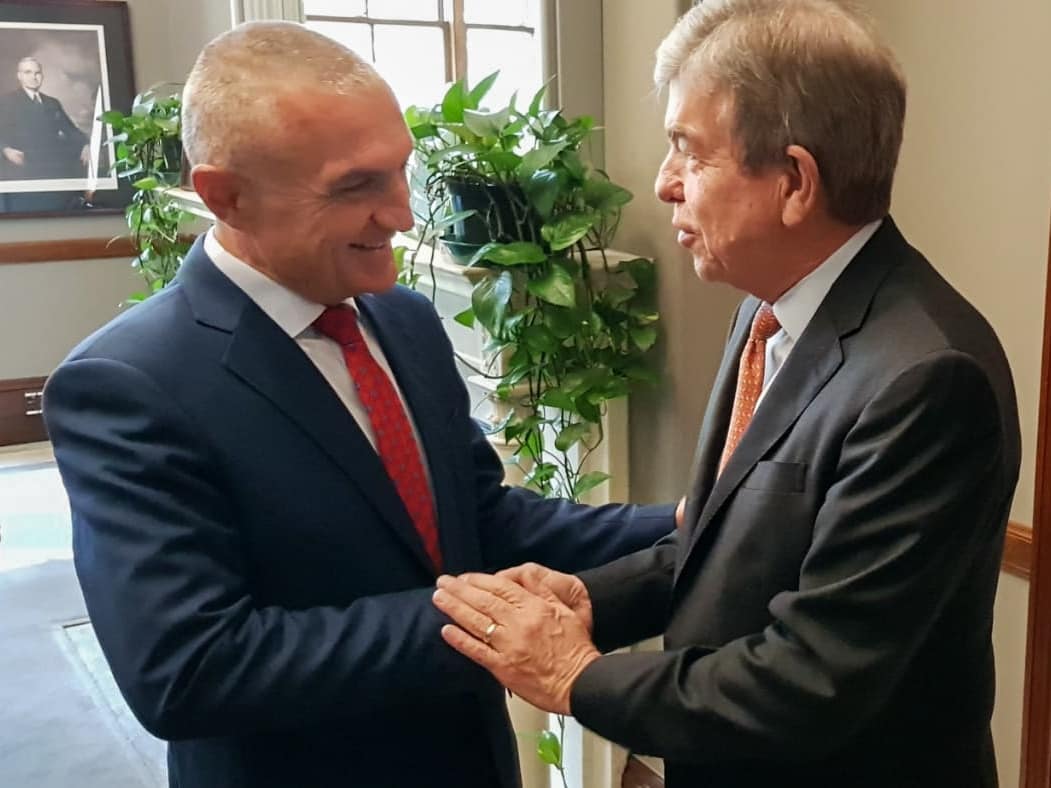 Meta takon senatorin amerikan në zyrën e Harry S.Truman (FOTO)