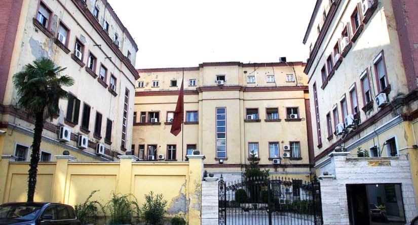 Plagosja e të riut, SHÇBA: Polici qëlloi në mënyrë të pavullnetshme