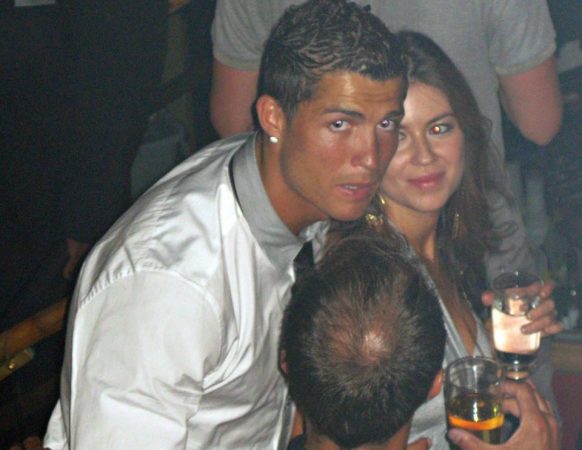 Del dokumenti, si u përpoq Ronaldo “t’i mbyllte gojën” modeles që e akuzon për përdhunim