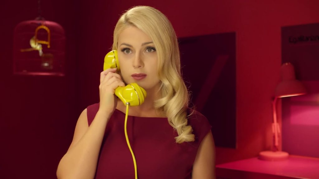 Olta Gixhari publikon foto me motrën dhe nënën