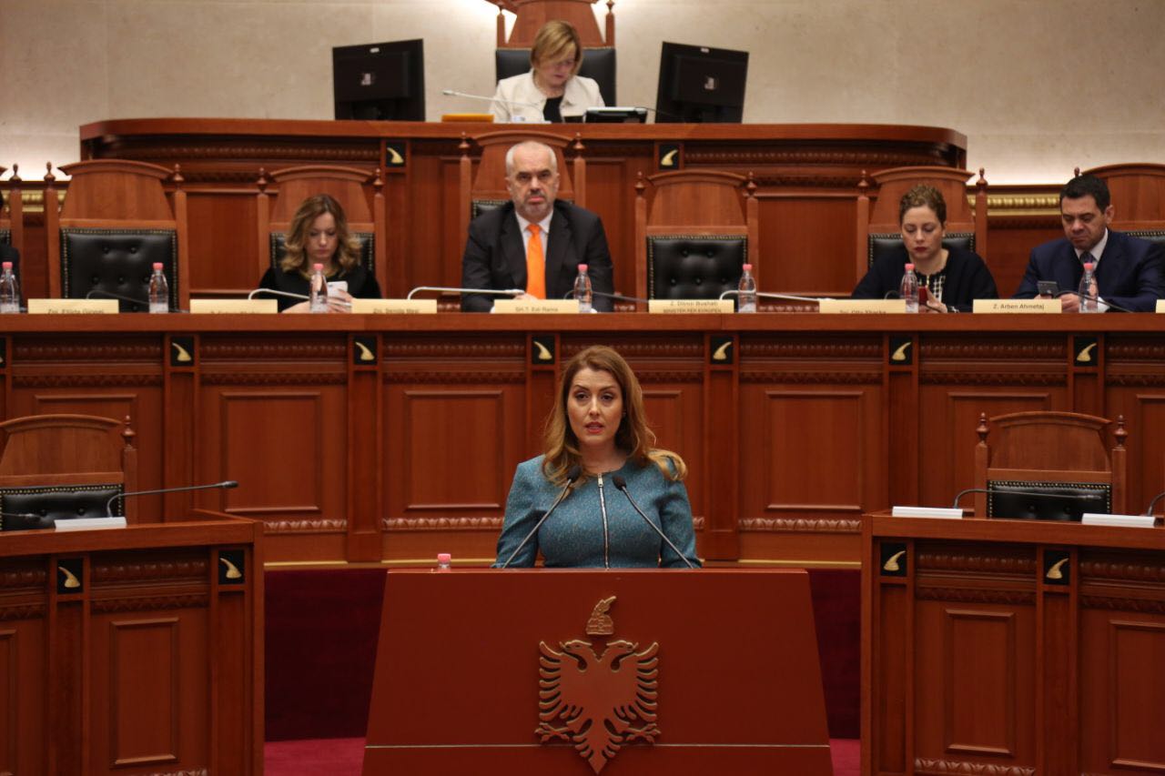 Manastirliu në Kuvend: Ndalimi i pijeve energjike, ndryshim i domosdoshëm për mirërritjen e fëmijëve