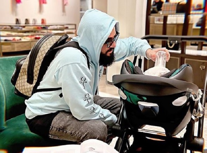 Reperi shqiptar këngë dedikuar të birit?