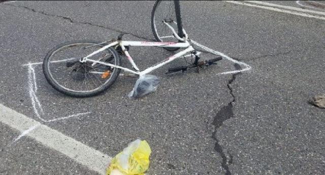 Makina përplas 35-vjeçarin me biçikletë