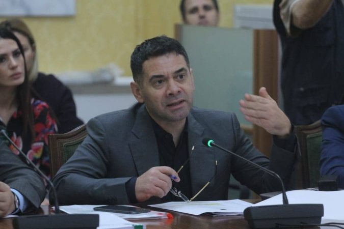 Mbyllja e basteve mbyll 7900 vende pune? Ahmetaj: Si do veprohet