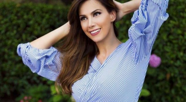 Vajza e Valbona Selimllarit, kopje identike e së ëmës (FOTO)