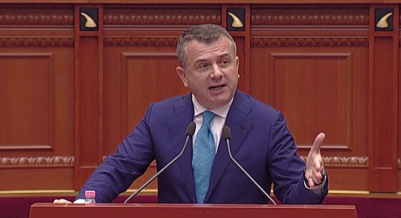 Balla për Alizotin: Filmimi është bërë në oborrin e PD