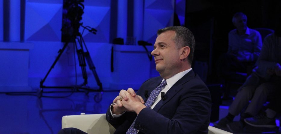 Balla zbulon kush ia prezantoi Edmond Begon: Pse i jam shumë mirënjohës