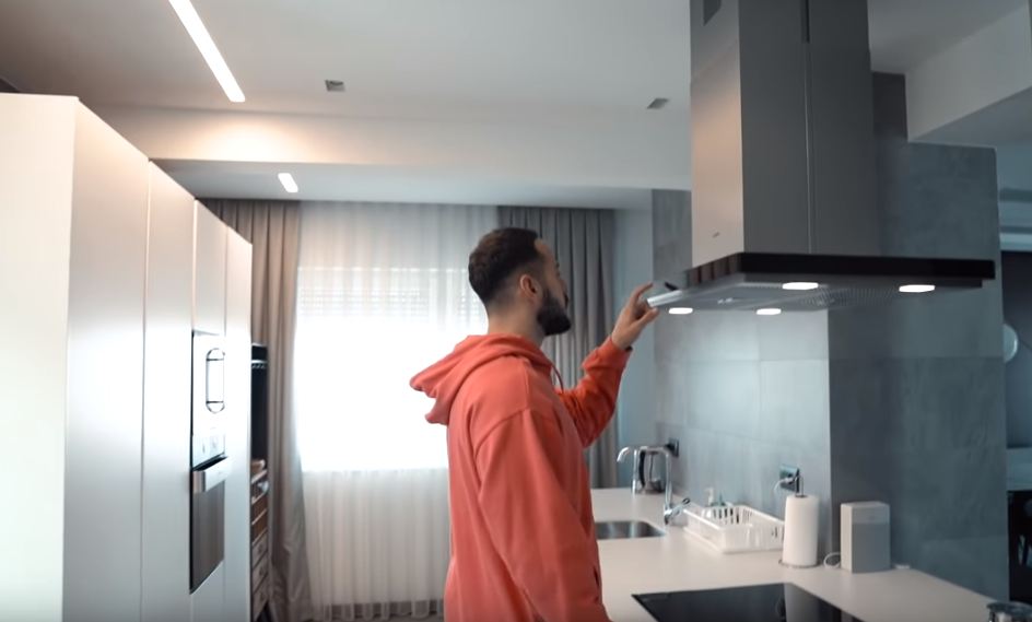 Brenda shtëpisë super moderne të Capital T (VIDEO)