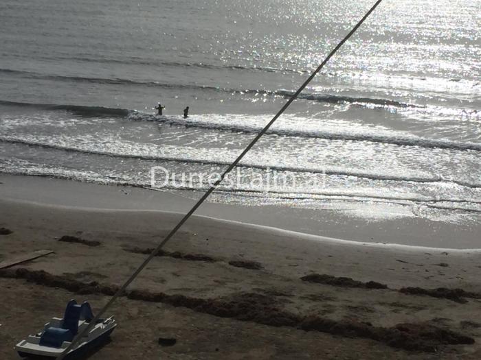 FOTOLAJM/ 31 tetor, por në Durrës bëhet ende plazh