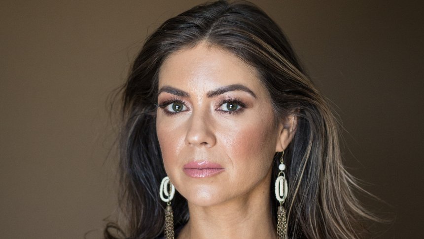 E diplomuar për gazetari dhe e martuar me një shqiptar, cila është gruaja që kërkon të “shkatërrojë” Ronaldon