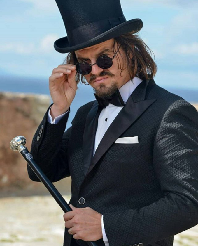 “Imagjino të martohesh me këtë…”, bashkëshortja e aktorit tregon kur e shikonte në televizor