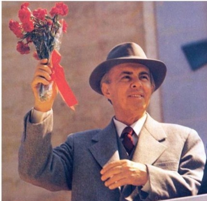 Ditëlindja e diktatorit Enver Hoxha, ja si e kujton nusja e djalit