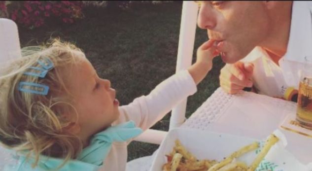 Preket Blendi Fevziu, Alis i bën dedikimin e papritur