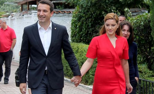 Erion Veliaj bëhet baba, Ajola Xoxa sjell në jetë djalin e tyre