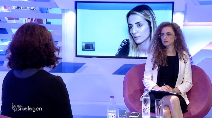 SMS-ja e Xhisielës për gazetaret: Trauma me e madhe pas intervistave, nuk e di si dy femra…