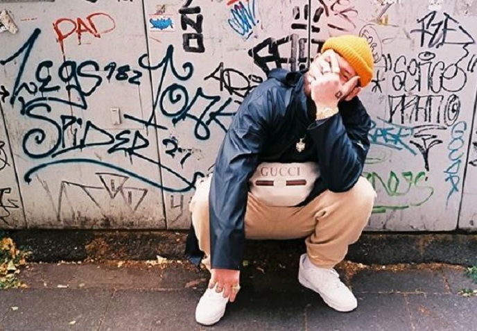 Reperi shqiptar plotëson ëndrrën e fansit të sëmurë me kancer