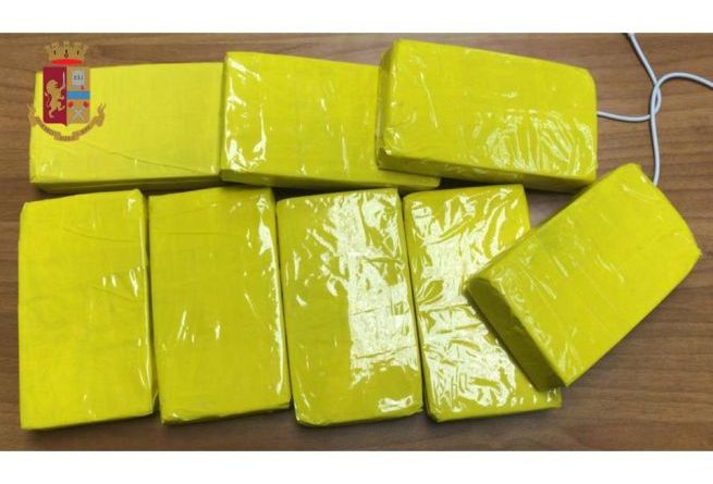 EMRI/ Kapet shqiptari me heroinë me vlerë 100 mijë euro