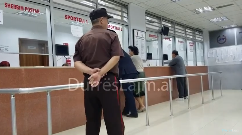 EKSKLUZIVE/ Kolaps në Hipotekën e Durrësit! Kërkohet shkarkimi i 17 punonjësve në mënyrë të menjëhershme