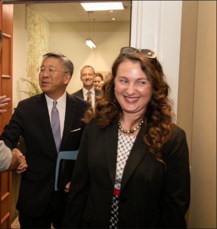 Zv.ambasadorja e SHBA-së: Brezi i gjyqtarëve të korruptuar do largohet