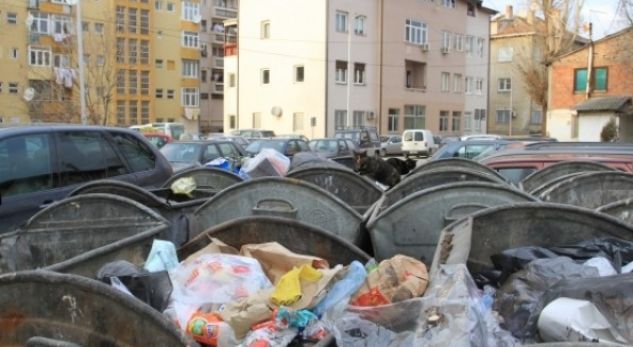 Gjendet një foshnjë e pajetë në koshin e mbeturinave