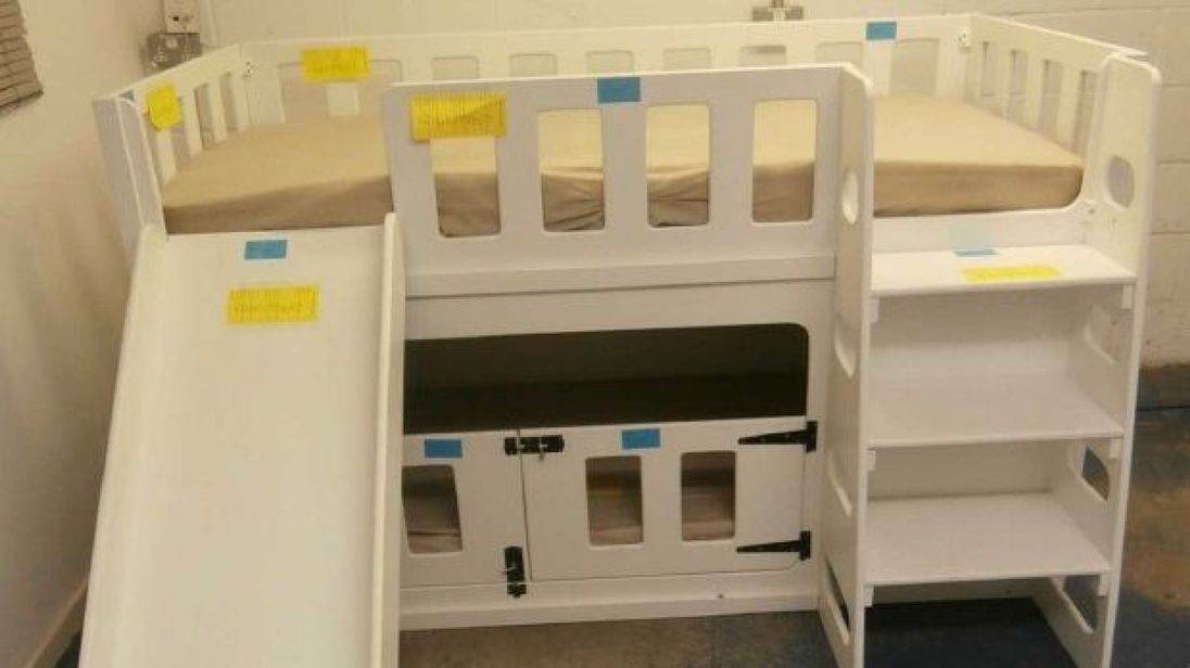 Mbytja e foshnjes 7-muajshe në shtrat, akuzohet dizenjuesi i krevatit