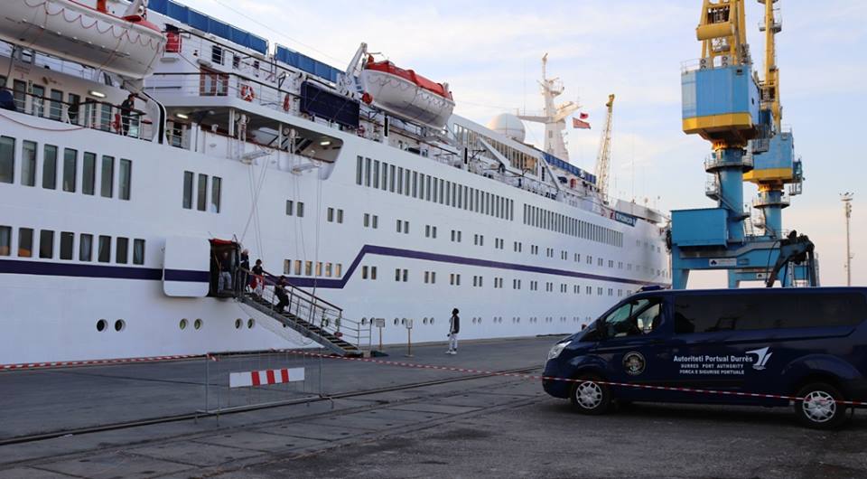 Mbërrijnë në Durrës 377 turistë me kroçerën “Berlin” (FOTO)