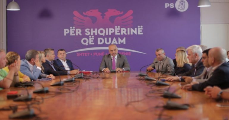 Rama mbledh grupin, zbardhen dy porositë për deputetët e PS