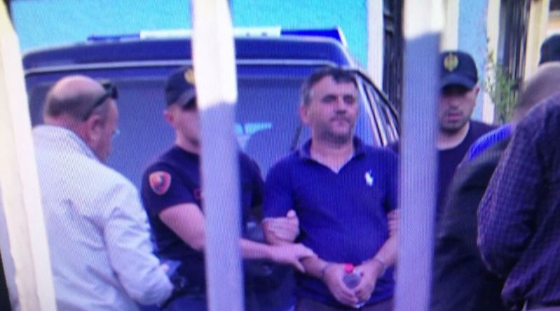 Flet autori i masakrës së trefishtë