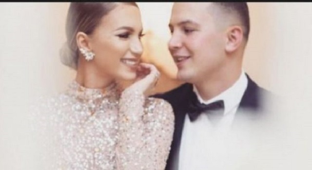 ”Kur të shoh ty zemra del jashtë kontrolli”, dedikimi i veçantë i të dashurit për Lori Hoxhën