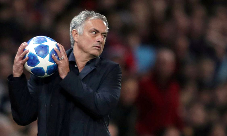 Manchester United barazon ndaj Valencias, Mourinho fajëson… policinë!