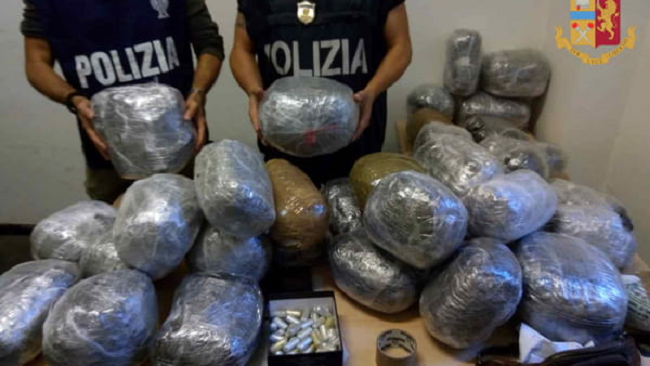 I ‘tradhtoi’ çelësi banesës, shqiptarët kapen me 41 kg marijuanë në Itali