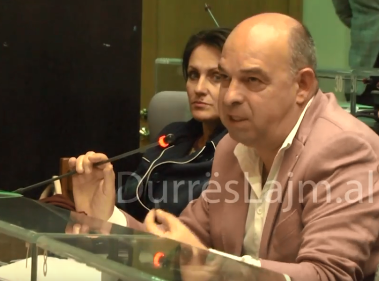 Mullaraj: Fusha e plehrave të Porto Romanos do bëhet park për fëmijët e zonës (VIDEO)