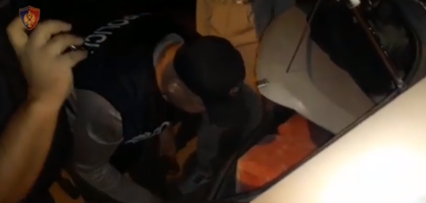 EMRI/ Arrestohet 26-vjeçari nga Shijaku, si u kap me kokainë në makinë (VIDEO)