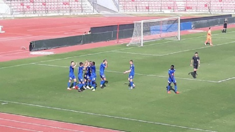 Pikante Laçi-Teuta/ Xhixha në lot, Osmani: Për qejf po luani?