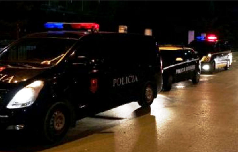 Eksploziv makinës së zyrtarit vendor, policia nis hetimet