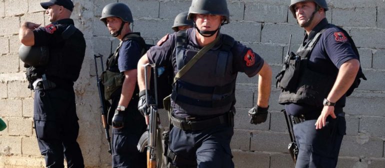 Laborator droge në Veri, policia operacion në disa fshatra