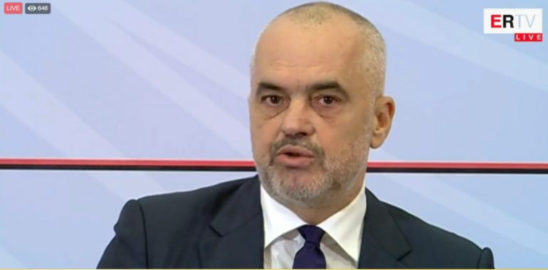 “Jam një çik tifoz, luaj lloto”, Rama publikon videon komike teksa i “vërsulet” qytetarit