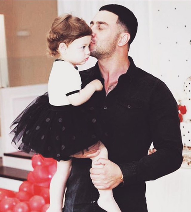 Robert Berisha zbulon planet për fëmijën e dytë