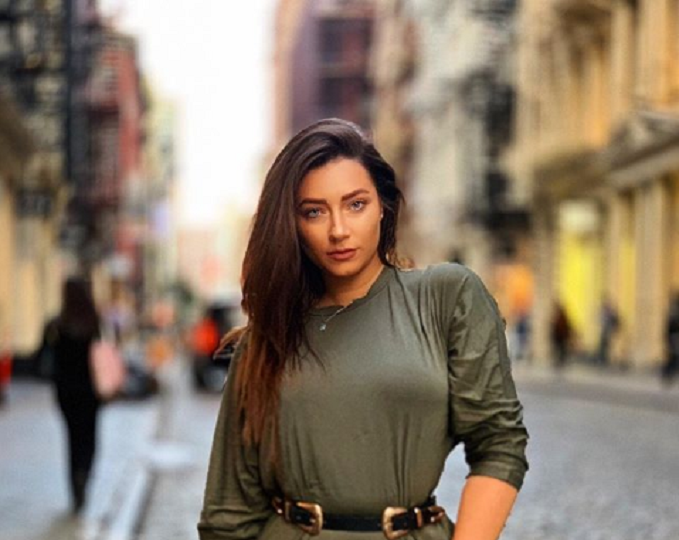 Ronela Hajati “fut në sherr” Varrosin dhe reperin e njohur që i publikoi foton topless