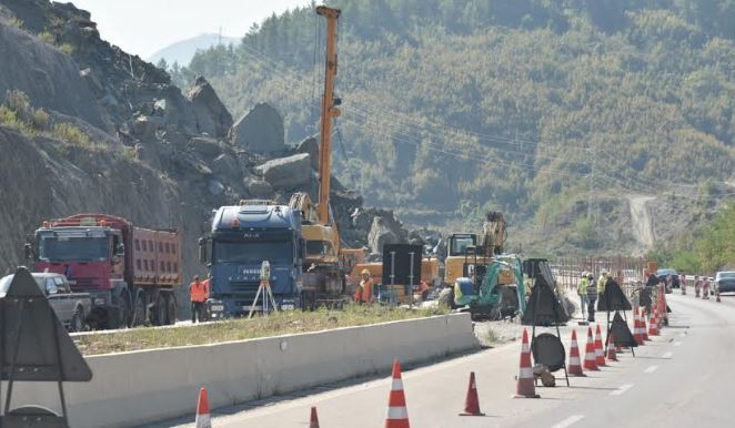 Në mars do të bëhet e kalueshme autostrada e Elbasanit