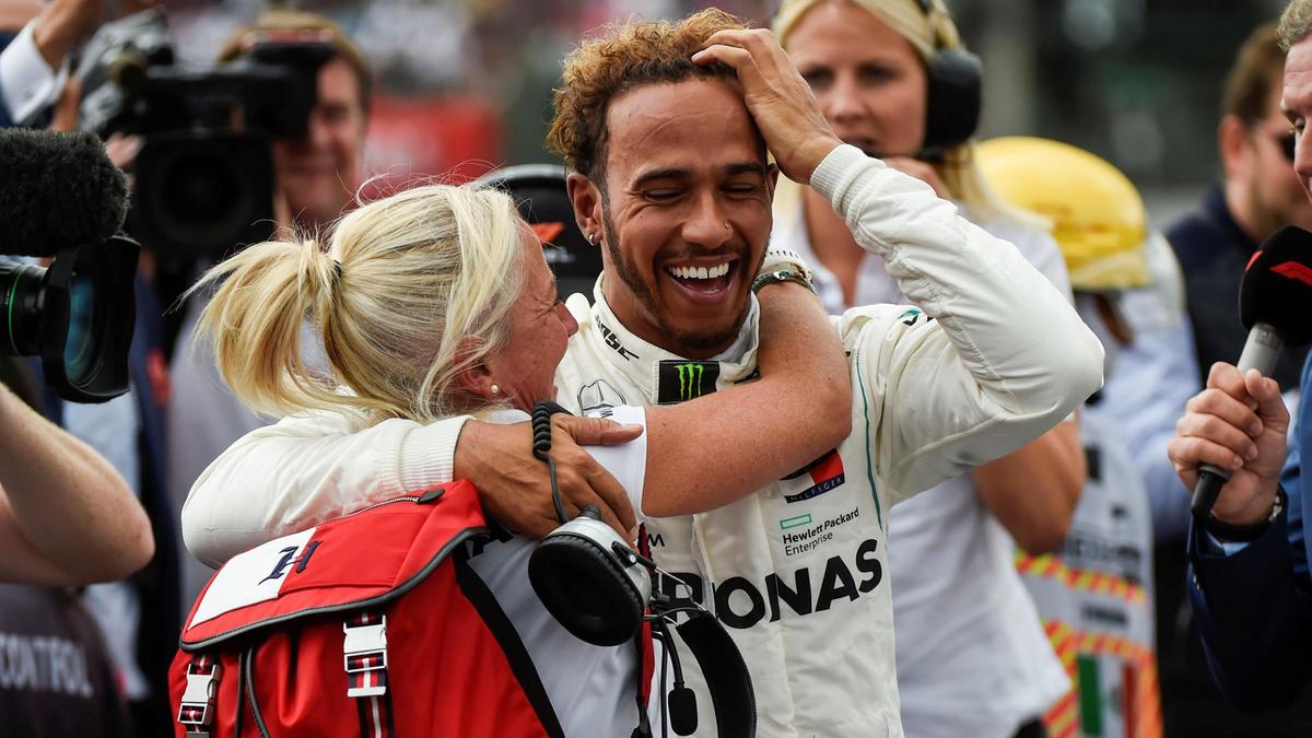 Shifrat e Hamilton, në shënjestër “Kaizeri” Schumacher