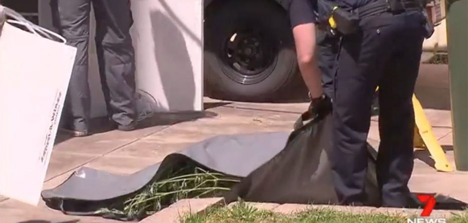 Shqiptari gjendet i vrarë brenda banesës